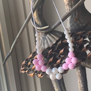 PINKY mod Kids’ Necklace - Sensory Jewelry, Girl Fidget Jewels, Silicone Beads, Girls Dress Up, Gift for Girl