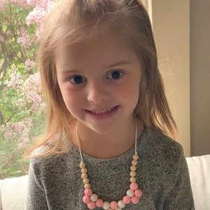 Kids’ Necklace PINK DAISY- Sensory Jewelry, Girl Fidget Jewels, Silicone Beads, Girls Dress Up, Gift for Girl, Girl Necklace