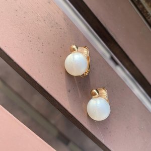 Play EARRINGS for Kids - Silicone Clip-On, Little Girl Gift, Dress Up, Pretend Play, Photo Prop, Pearl Clip On, Birthday Gift