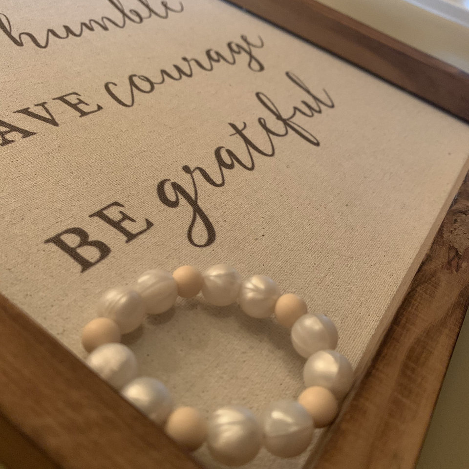 Stretch Bracelet Shimmery Faux Pearl - Kids Play Bracelet, Silicone Bracelet, Little Girl Gift, Dress Up, Pretend Play, Birthday Present