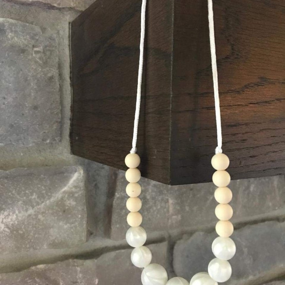 Pearl Play Necklace - Silicone Pearl Beads, Girl Jewelry, Toddler Necklace, Kid Fidget Necklace, Sensory Jewelry, Little Girl Gift, Dress Up
