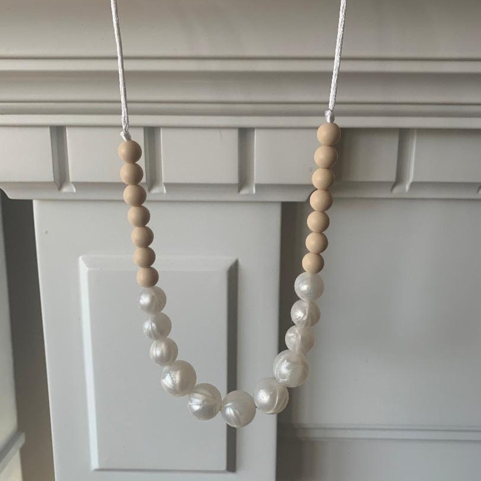 Necklace MOMMY Pearl - Silicone Beads, Valentine's Day, Sensory Jewels, Birthday Girl Present, Dress Up, Mother's Day, Mom Gift