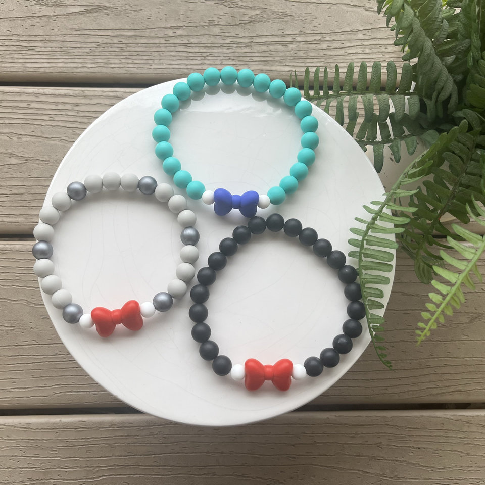 Designer Kitty Necklace {tuxedoBOW} - Stretch Collar, Silicone Beads, New Kitten Jewels, Cat Pearls, Pet Accessory, Rescue Shelter Gift